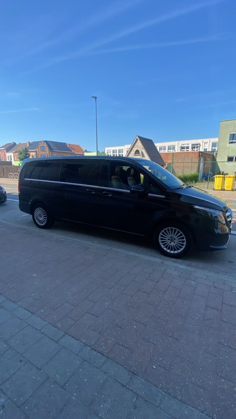 Mercedes Classe V noire de la flotte Gentle Car Service