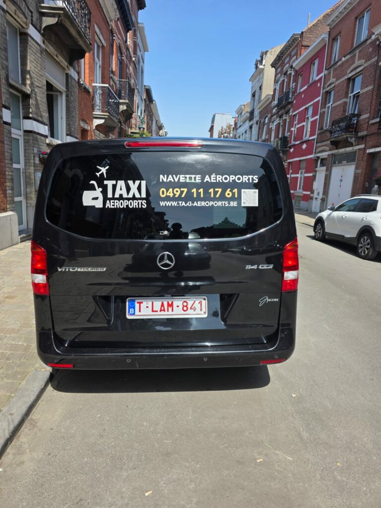 Contact Taxi Namur : Mercedes Vito de Gentle Car Service prêt pour une course