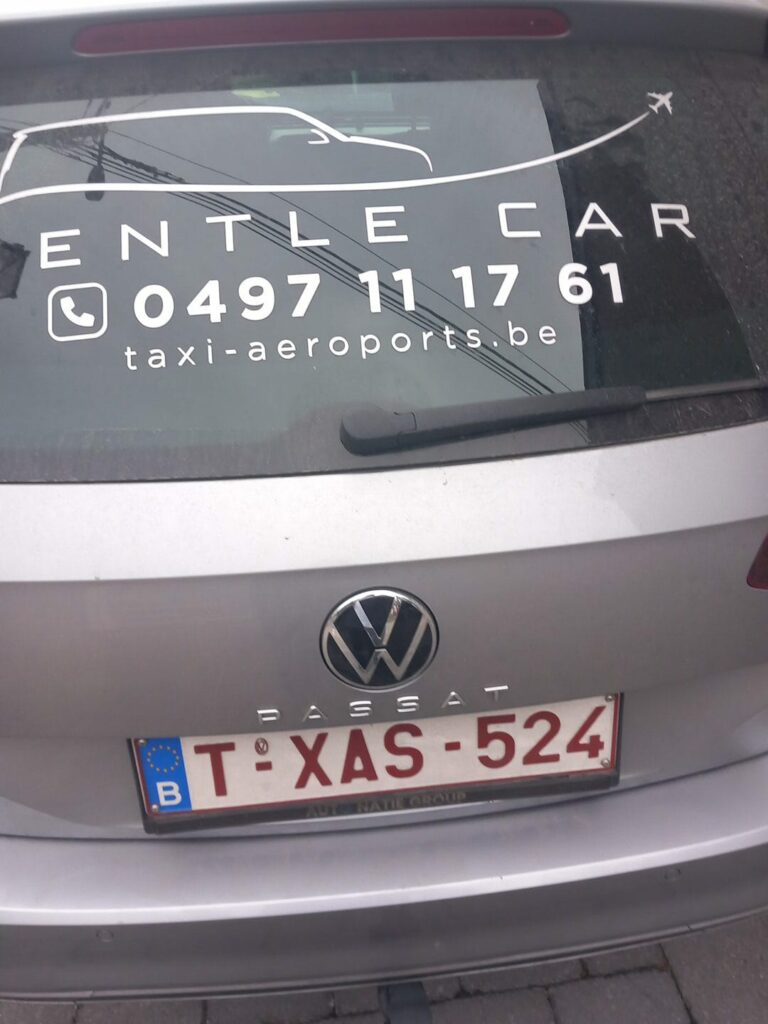 Taxi Namur : VW Passat break Gentle Car avec le numéro de réservation 0497 11 17 61